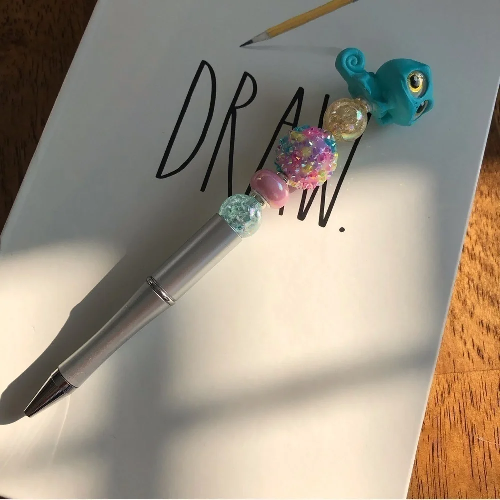 Disney Doorables: Tangled: Pascal handmade beaded pen